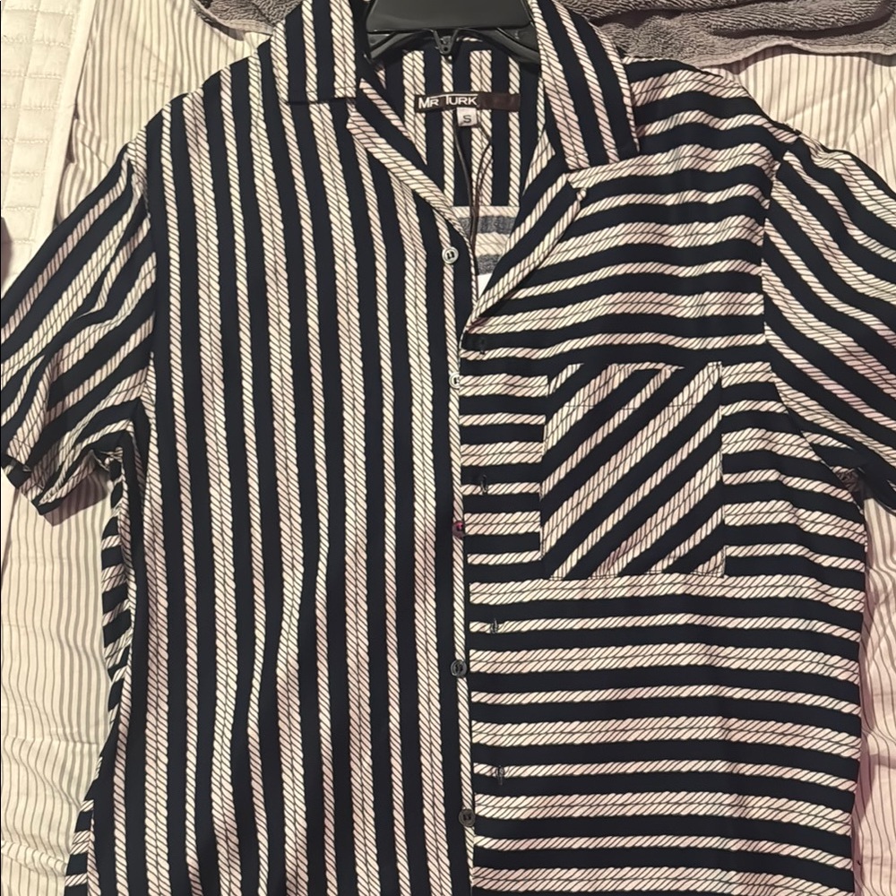 NWT Mr Turk Navy and White Cameron Camp shirt Size Small